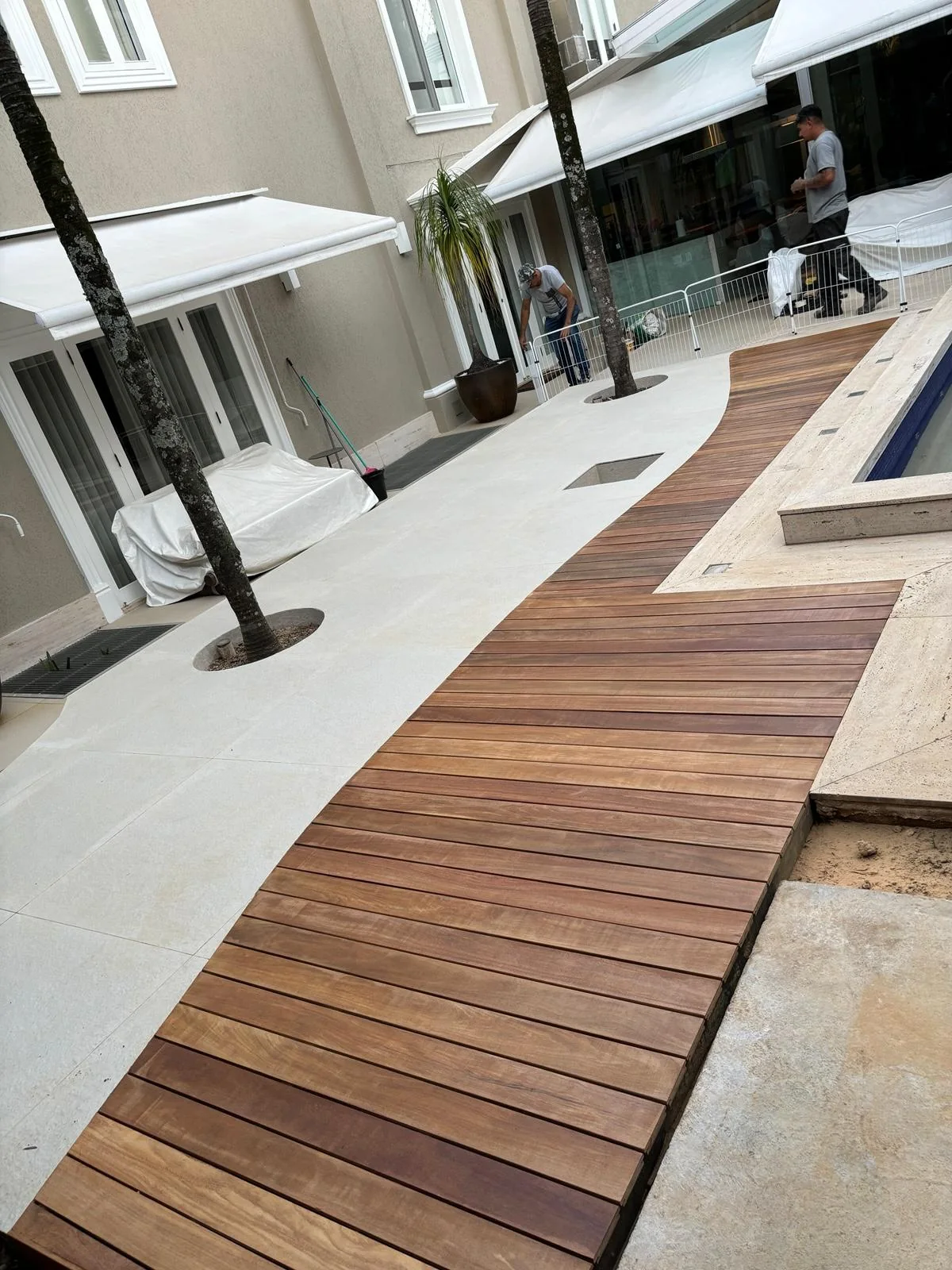 Deck de piscina