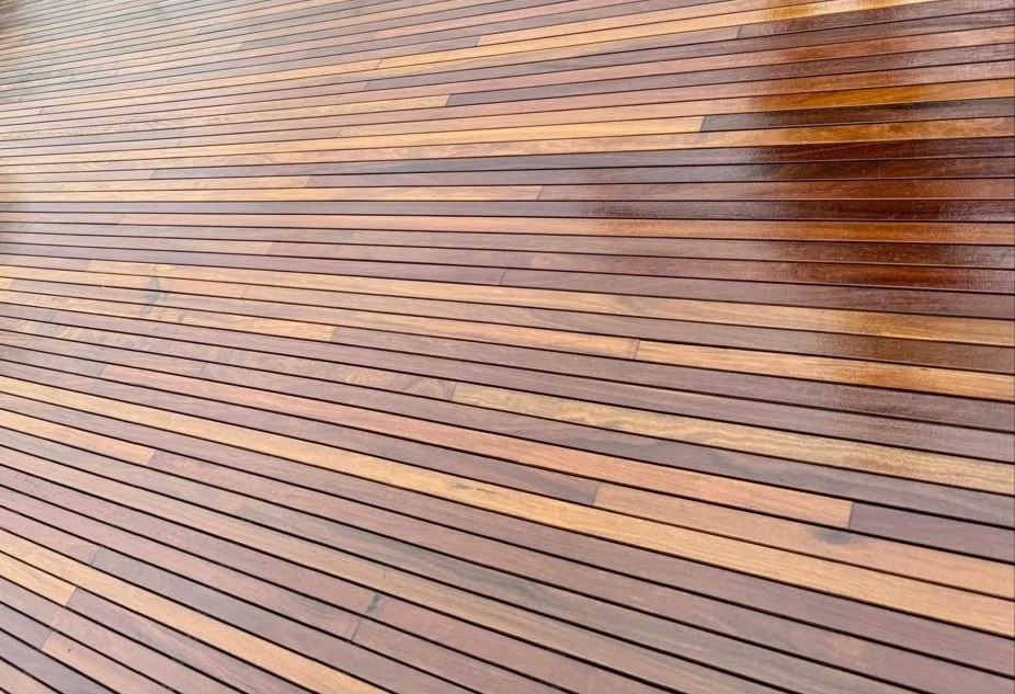 Tratamentos e acabamentos em madeira